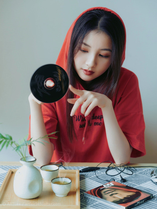 中场魔术师，恩佐以一人之舞，主导巴萨征服沙特之战