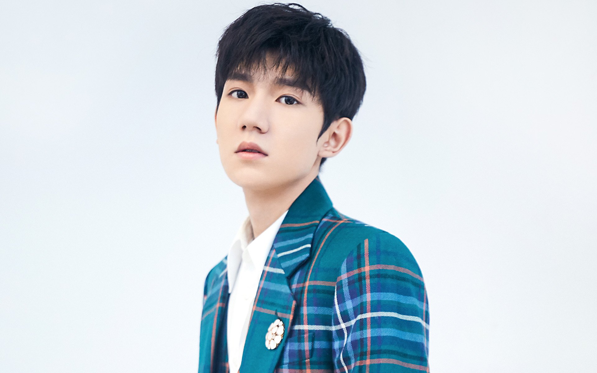 开云体育中国-恩比德狂轰35+15统治末节，76人一波流击溃鹈鹕夺总决赛赛点